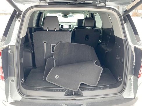 Certified 2023 GMC Acadia SLT image 22