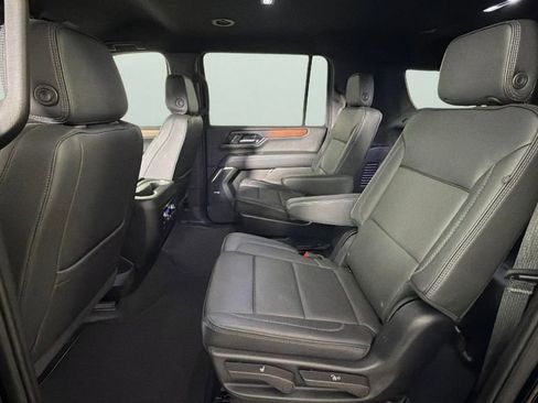 Used 2025 GMC Yukon XL Denali AWD/4WD image 28