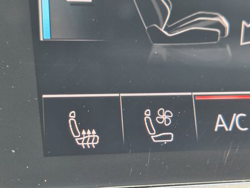 Certified 2025 Audi Q7 3.0T Prestige w/ Prestige Package image 15