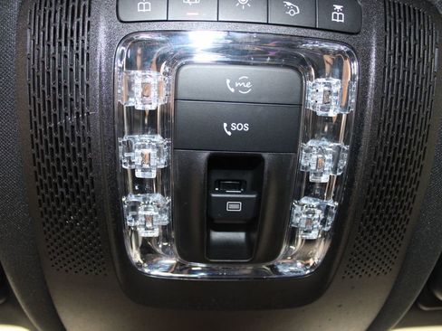 Used 2025 Mercedes-Benz GLS 450 4MATIC image 55