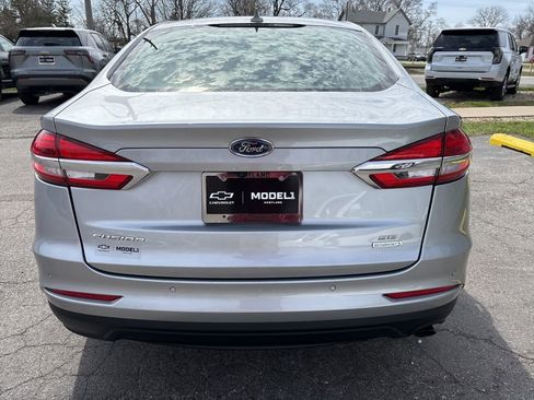 Used 2020 Ford Fusion SE image 5