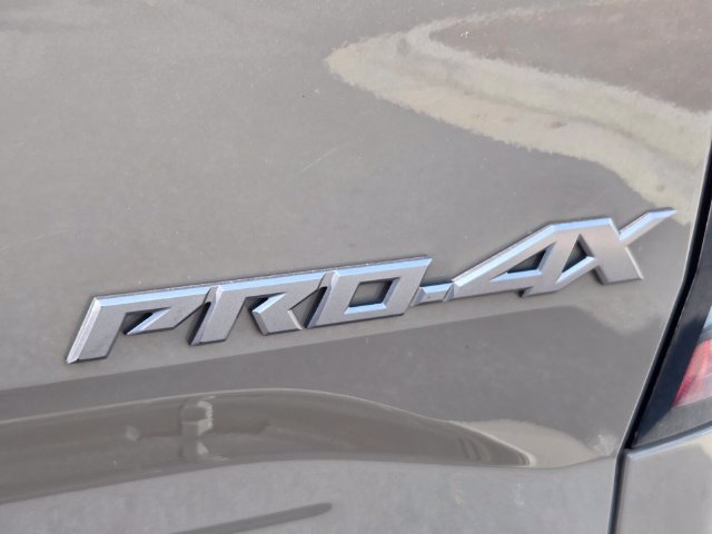 Used 2022 Nissan Frontier PRO-4X AWD/4WD image 30