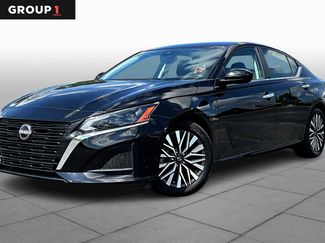 Used 2023 Nissan Altima 2.5 SV image 1