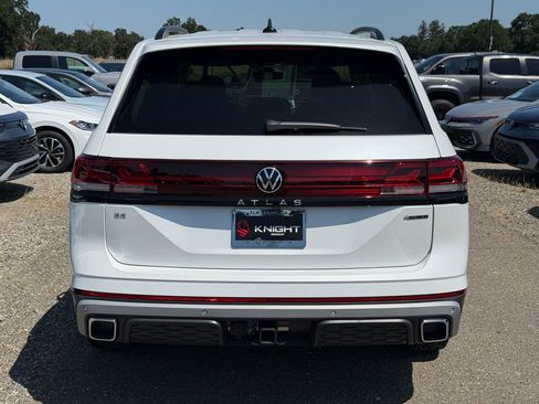 New 2026 Volkswagen Atlas Peak Edition AWD/4WD image 10