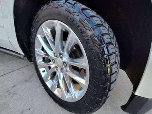 Used 2019 Chevrolet Suburban Premier w/ Premier Plus Edition image 51