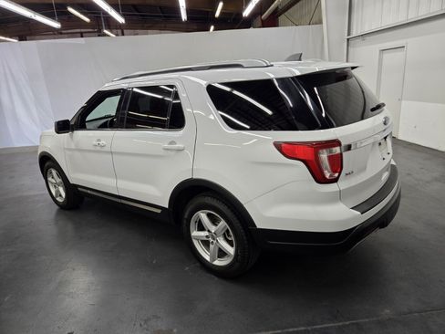 Used 2019 Ford Explorer XLT w/ Class III Trailer Tow Package FWD image 3
