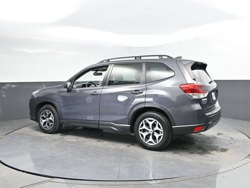 Used 2023 Subaru Forester Premium AWD/4WD image 8