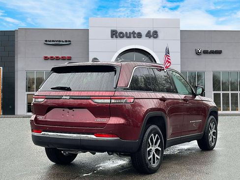 Used 2024 Jeep Grand Cherokee Limited image 5