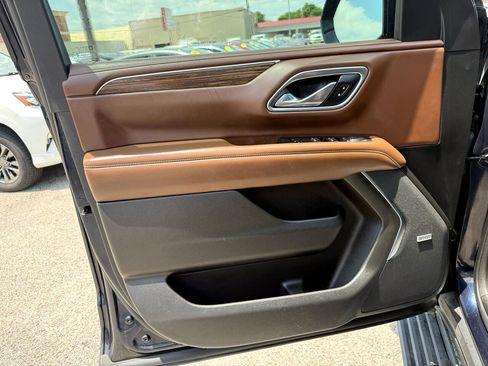 Used 2021 Chevrolet Suburban High Country w/ Premium Package image 16