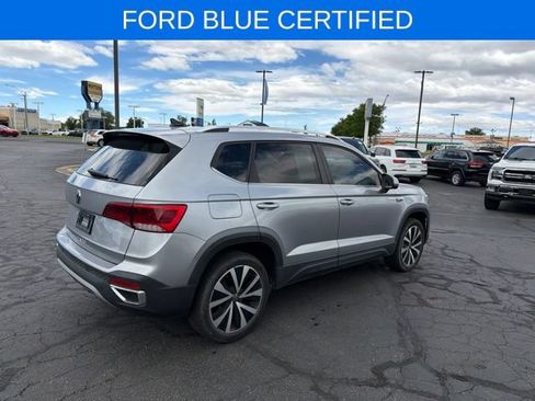Used 2022 Volkswagen Taos SE FWD image 6