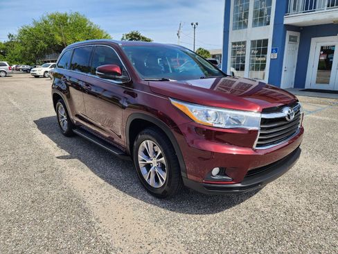 Used 2015 Toyota Highlander XLE FWD image 6