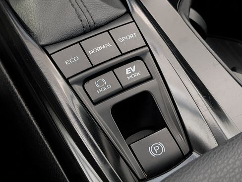 Certified 2025 Toyota Camry LE FWD image 29