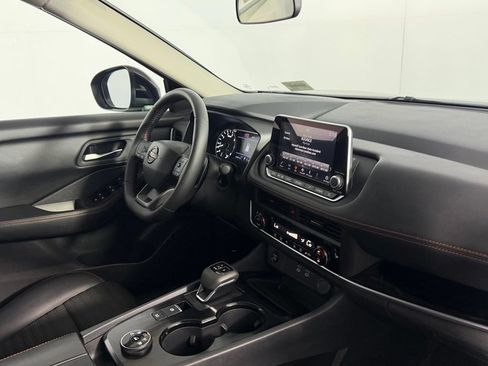 Used 2026 Nissan Rogue SV AWD/4WD image 29