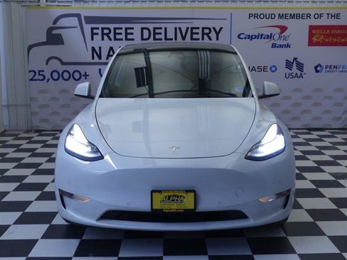 Used 2021 Tesla Model Y Long Range AWD/4WD image 2