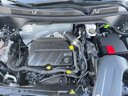 Used 2025 Buick Envista Sport Touring image 32