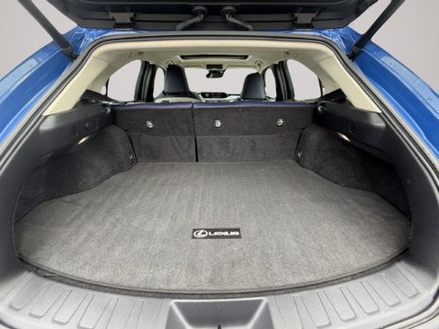 Used 2022 Lexus UX 250h w/ Premium Package image 13