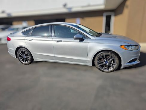 Used 2018 Ford Fusion SE w/ Equipment Group 201A FWD image 14