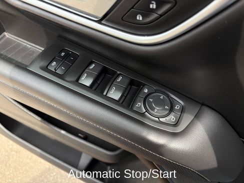 Used 2022 GMC Yukon SLT w/ SLT Premium Package AWD/4WD image 11