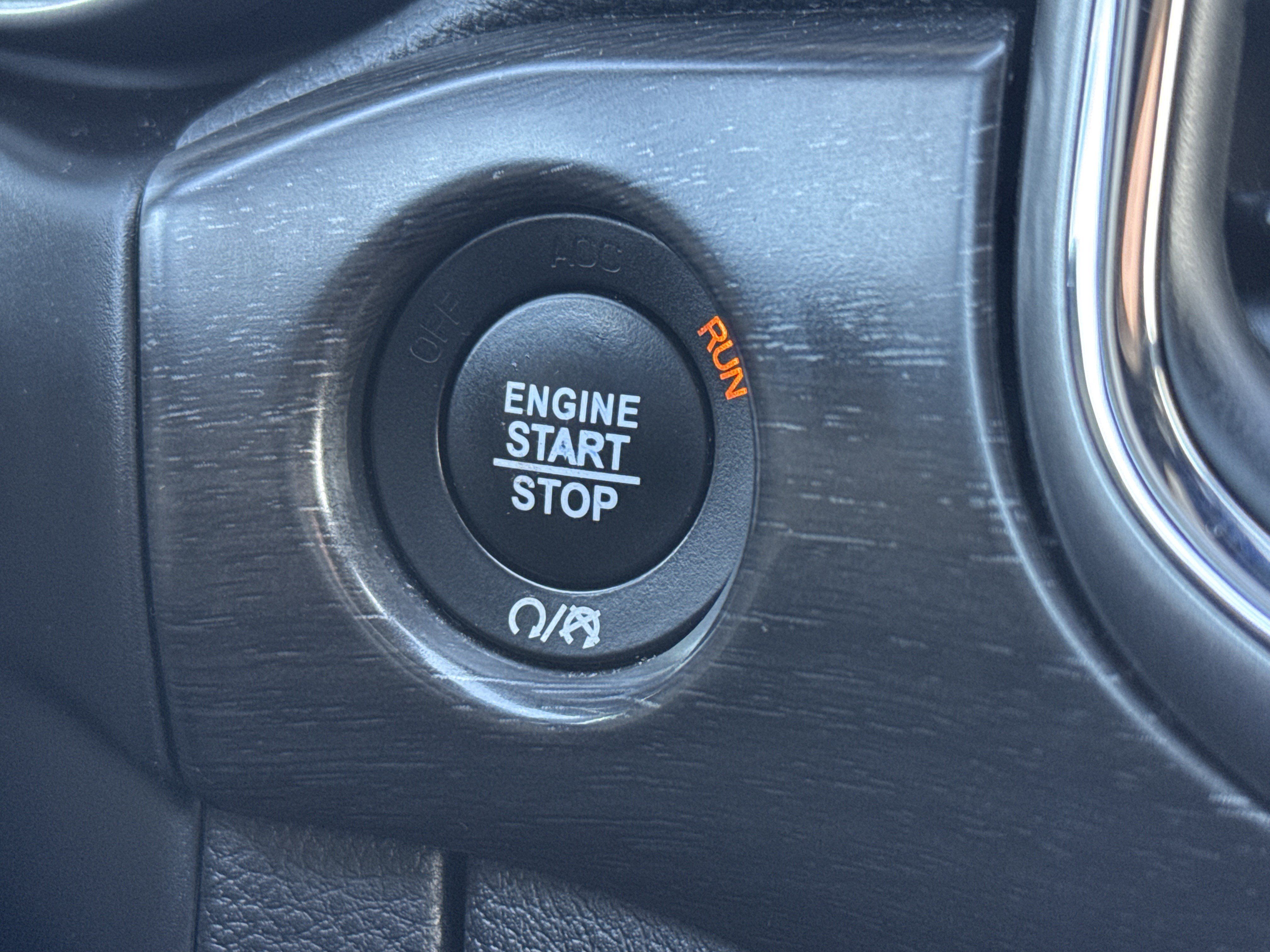 Used 2018 Jeep Grand Cherokee Altitude AWD/4WD image 22