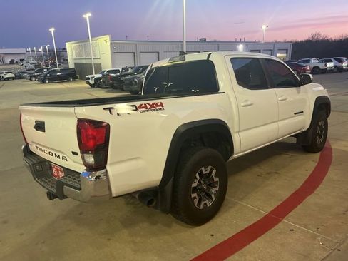 Used 2019 Toyota Tacoma TRD Off-Road image 5