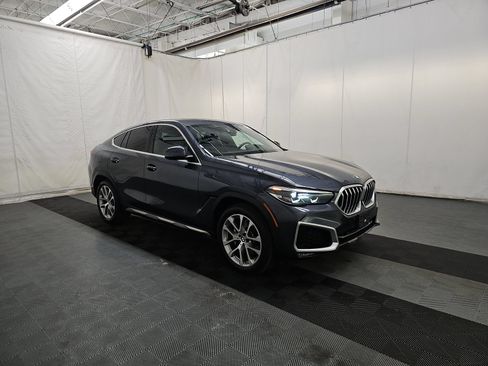 Used 2021 BMW X6 xDrive40i w/ Premium Package 2 AWD/4WD image 2