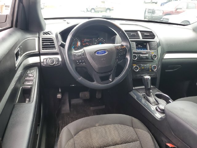Used 2017 Ford Explorer XLT AWD/4WD image 11