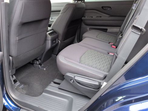 New 2025 Nissan Pathfinder SV image 16