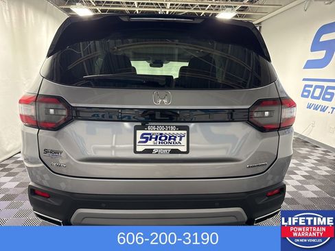 New 2025 Honda Pilot Touring image 9