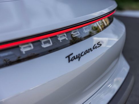 Certified 2023 Porsche Taycan 4S AWD/4WD image 27