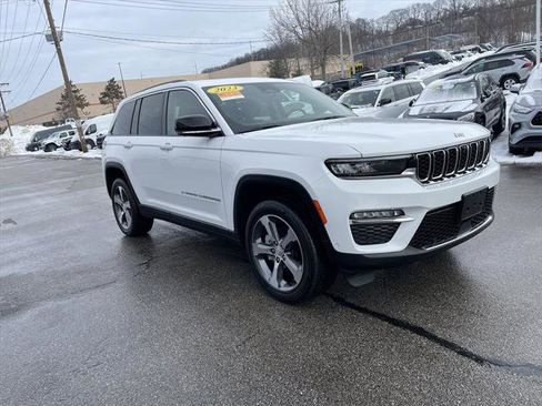Certified 2023 Jeep Grand Cherokee Limited w/ Luxury Tech Group II image 6