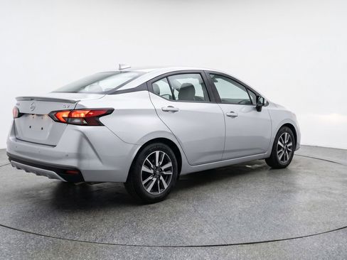 Used 2025 Nissan Versa SV image 9