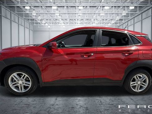 Used 2021 Hyundai Kona SE FWD image 2