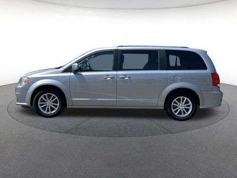 Used 2018 Dodge Grand Caravan SXT FWD image 2