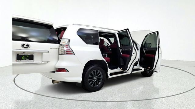 Used 2022 Lexus GX 460 Premium w/ Premium Package AWD/4WD image 19