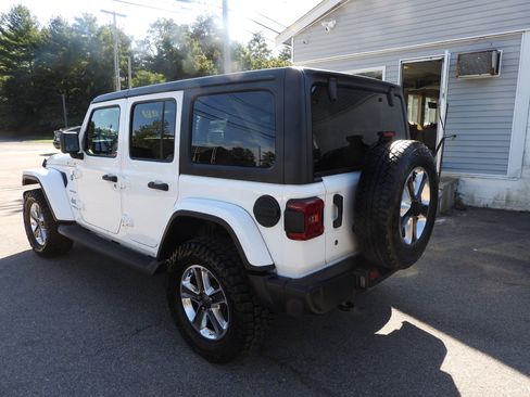 Used 2019 Jeep Wrangler Unlimited Sahara w/ Cold Weather Group image 4
