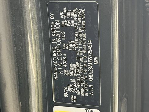 Used 2025 Kia Soul LX w/ LX Technology Package FWD image 33