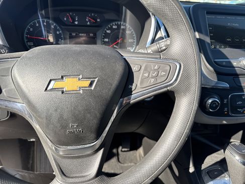 Used 2019 Chevrolet Equinox LS w/ LS Convenience Package image 19