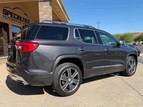 Used 2019 GMC Acadia Denali image 32