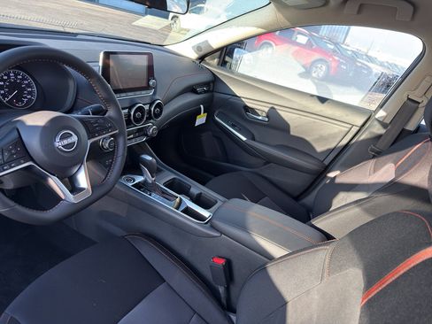 New 2025 Nissan Sentra SR image 25