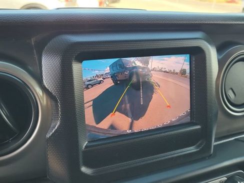 Used 2023 Jeep Wrangler Unlimited AWD/4WD image 21