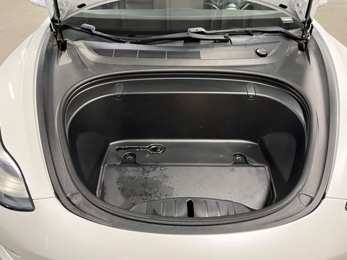 Used 2019 Tesla Model 3 Standard Range Plus image 9