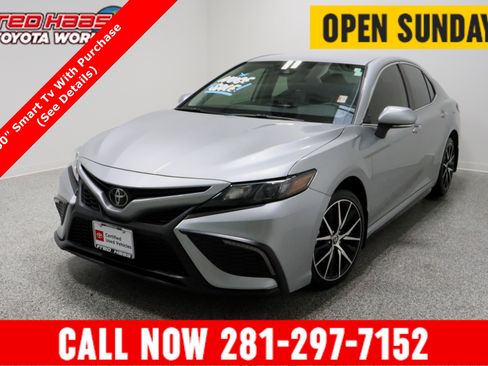 Used 2023 Toyota Camry SE image 1