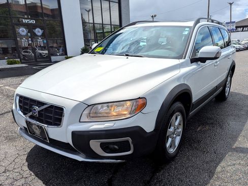 Used 2010 Volvo XC70 3.2 image 2