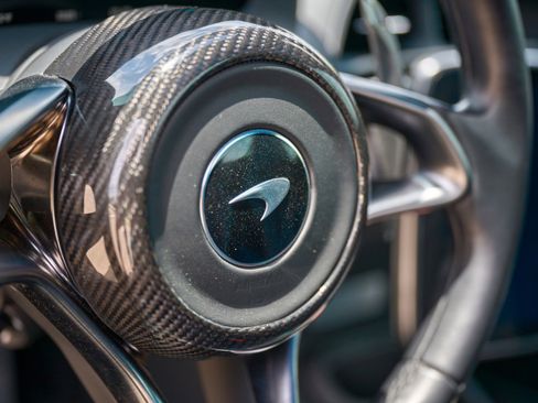 Used 2025 McLaren Artura Spider RWD image 41