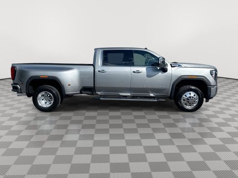 New 2026 GMC Sierra 3500 Denali w/ Denali Reserve Package AWD/4WD image 9