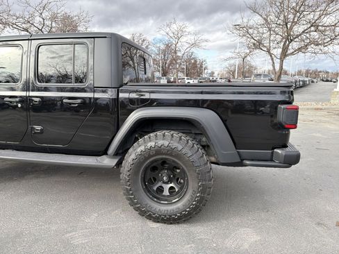 Used 2021 Jeep Gladiator Rubicon image 12