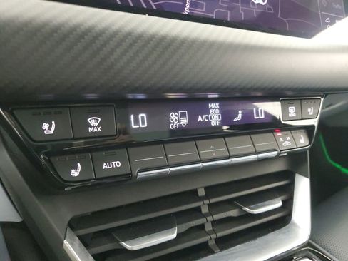 Used 2024 Audi RS e-tron GT w/ Carbon Performance Package image 30