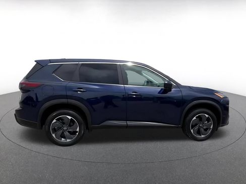 Used 2025 Nissan Rogue SV FWD image 16