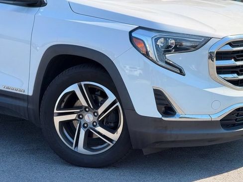 Used 2021 GMC Terrain SLT FWD image 2