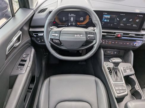 Certified 2026 Kia Sportage EX w/ EX Panorama Roof Package FWD image 16